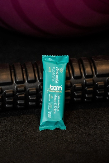 Protein bar with sweetener, White chocolate, mango and coconut