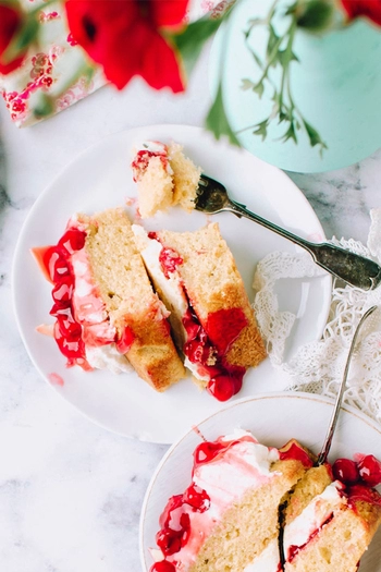 Raspberry Vanilla cake Set
