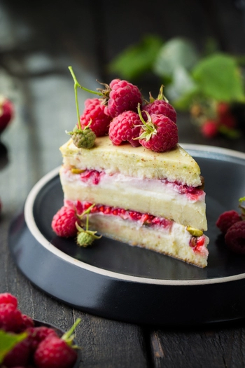 Raspberry Vanilla cake Set