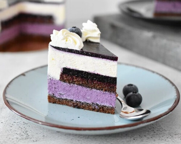 blueberry white chocolate cake