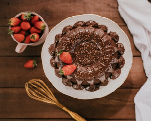 chocolate cake with strawberries