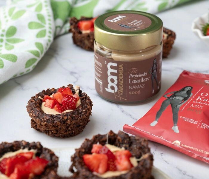 oatcakes with bam hazelnut spread