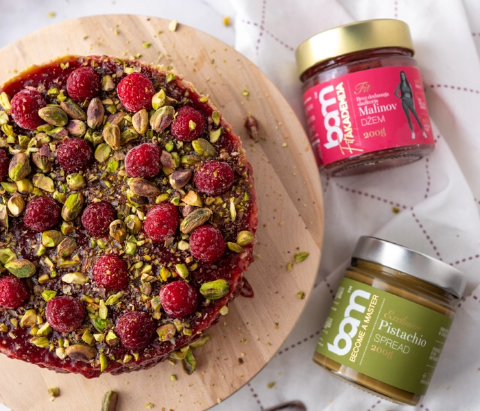 cheesecake with pistachio and raspberry